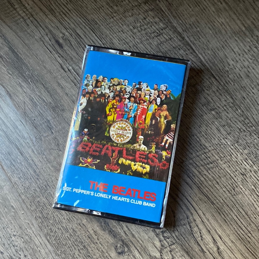 the beatles sealed sgt. peppers lonely hearts club band cassette!
